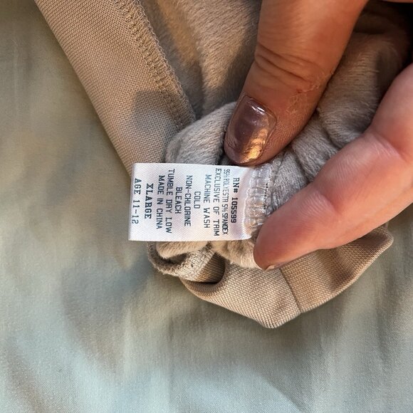 University Of Michigan Kids XL Sweatshirt - Picture 8 of 8